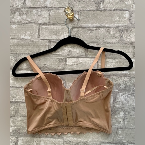 WINDSOR: Reigning Lace Crop Top - Picture 7 of 13